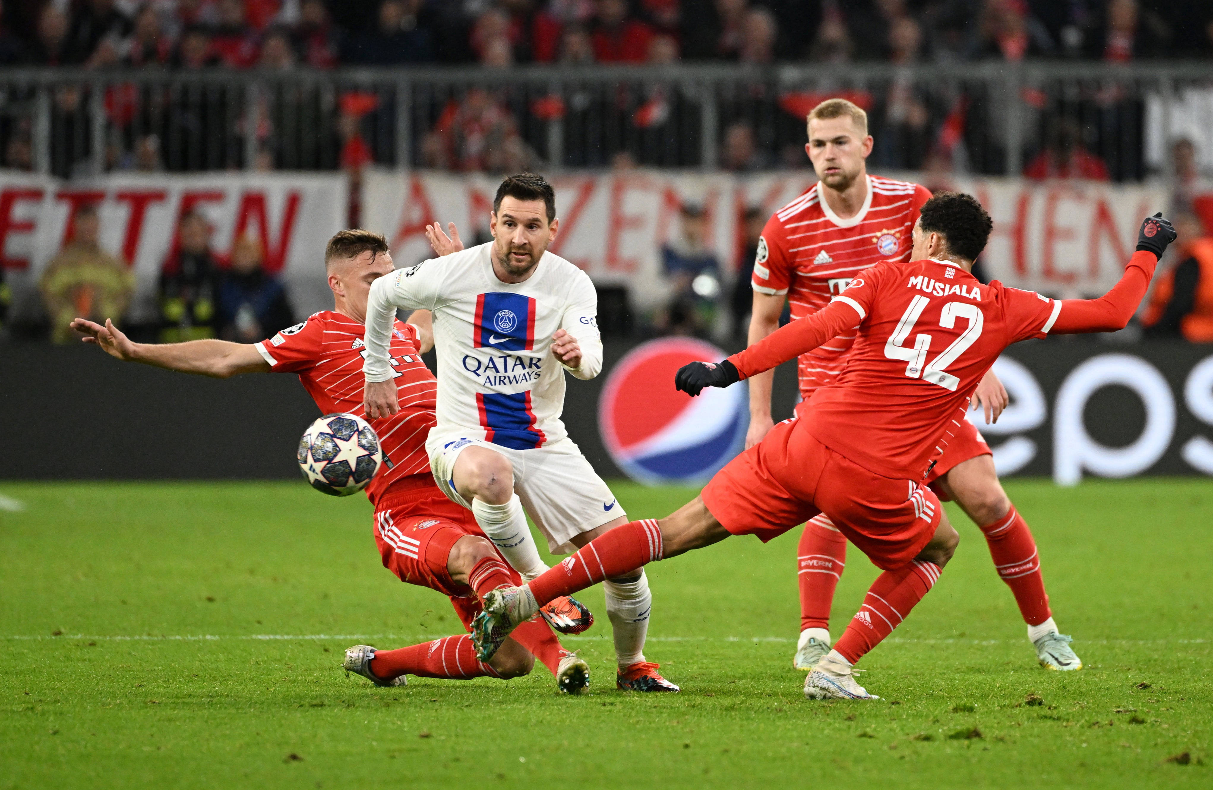 智利队在国际足球赛事中展现出色表现 智利队在国际足球赛事中展现出色表现