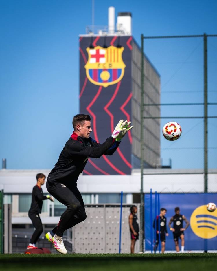 开云体育平台APP-包含巴萨门将神勇表现，助球队取得重要胜利的词条