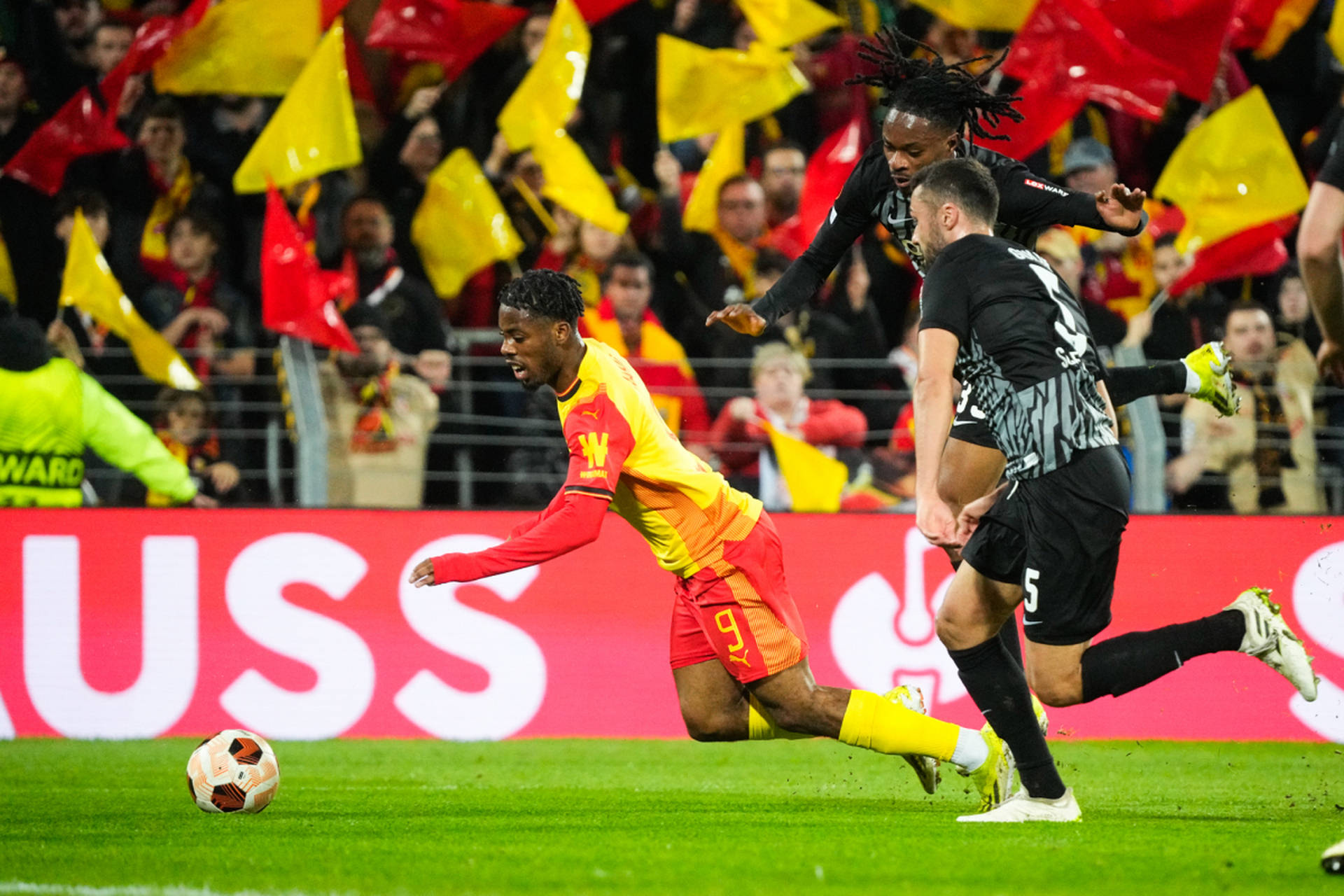 法兰克福新赛季志在必得,集中精力备战的简单介绍 法兰克福新赛季志在必得,集中精力备战的简单介绍