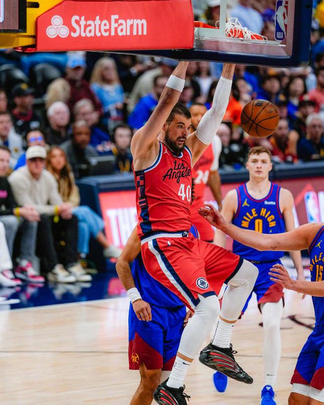 开云下载-太阳全队火力全开，成功逆转快船获得开门红的简单介绍