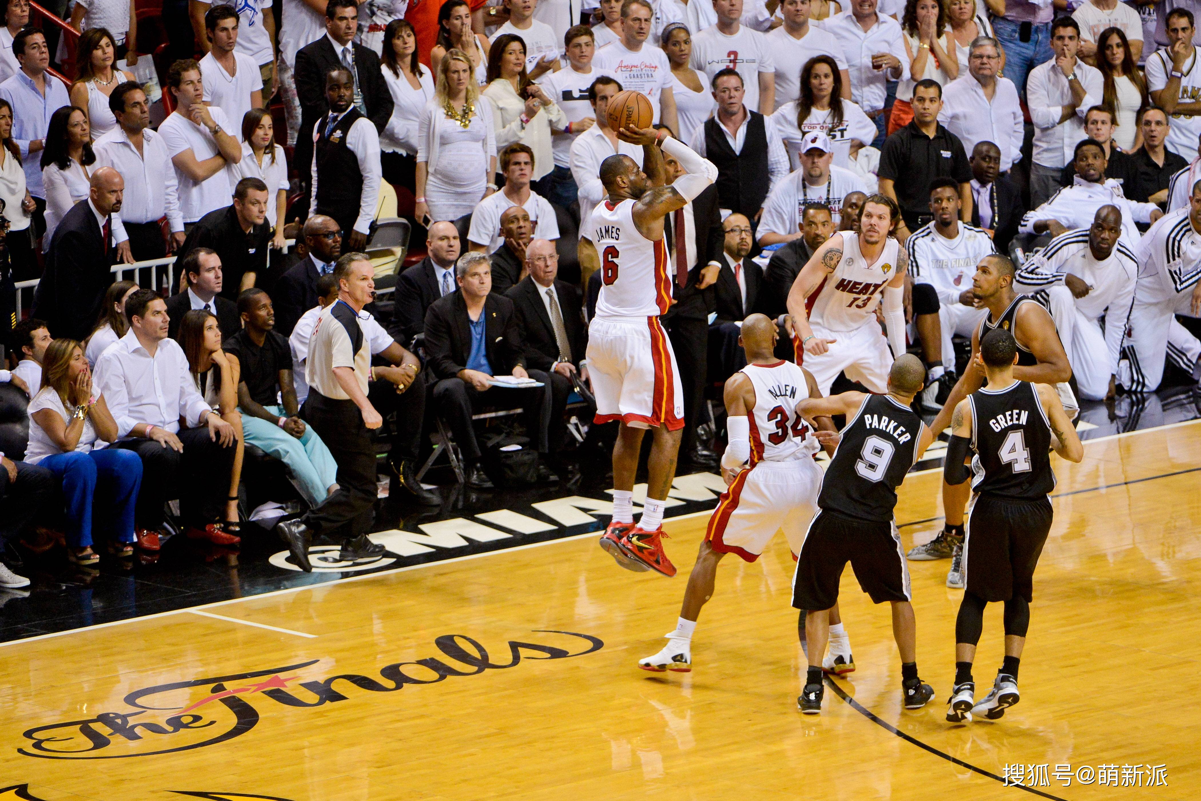 莫里斯在魔术队首秀中交出高效数据 莫里斯在魔术队首秀中交出高效数据