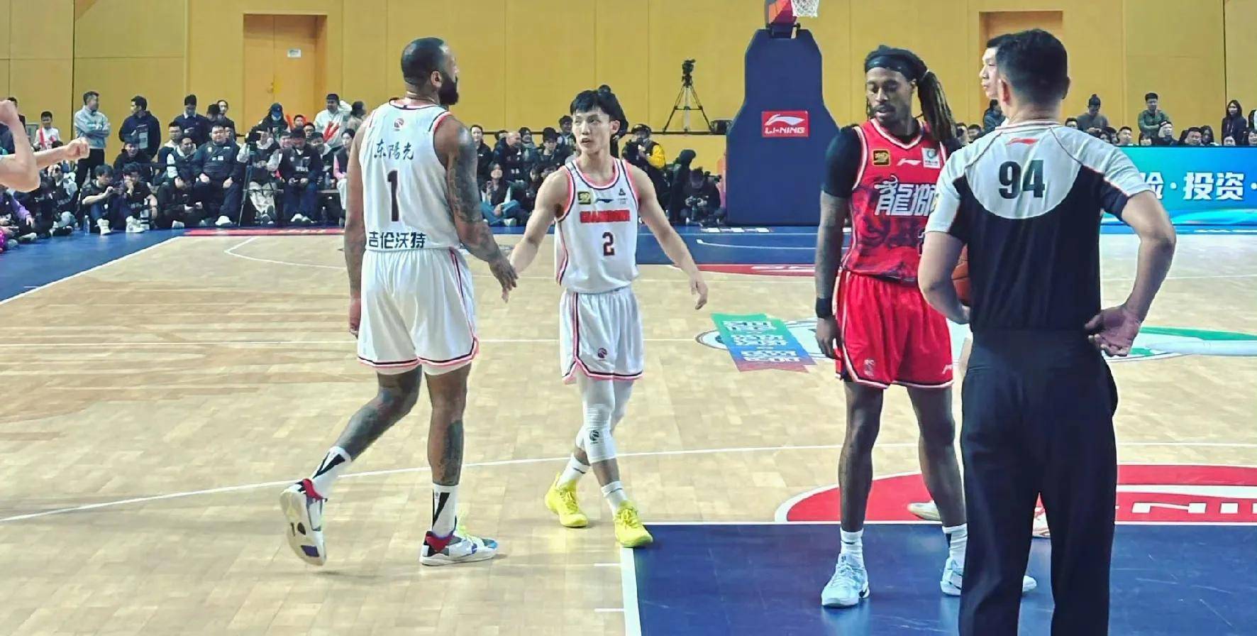 开云下载-包含广东豪取八连胜，稳坐榜首位置，战绩出类拔萃的词条