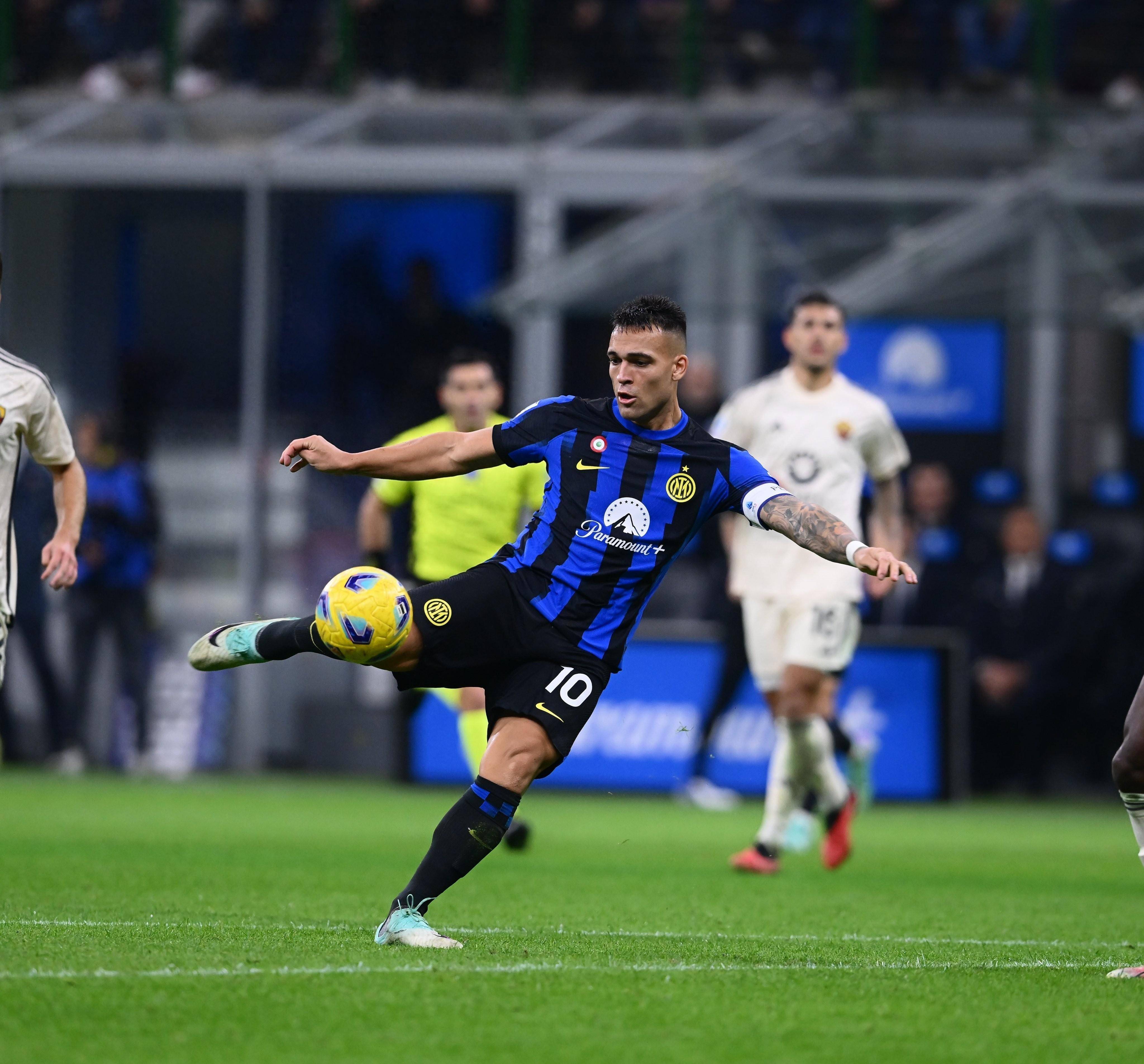 开云体育APP下载-维罗纳后卫失误频频，导致球队防线不稳