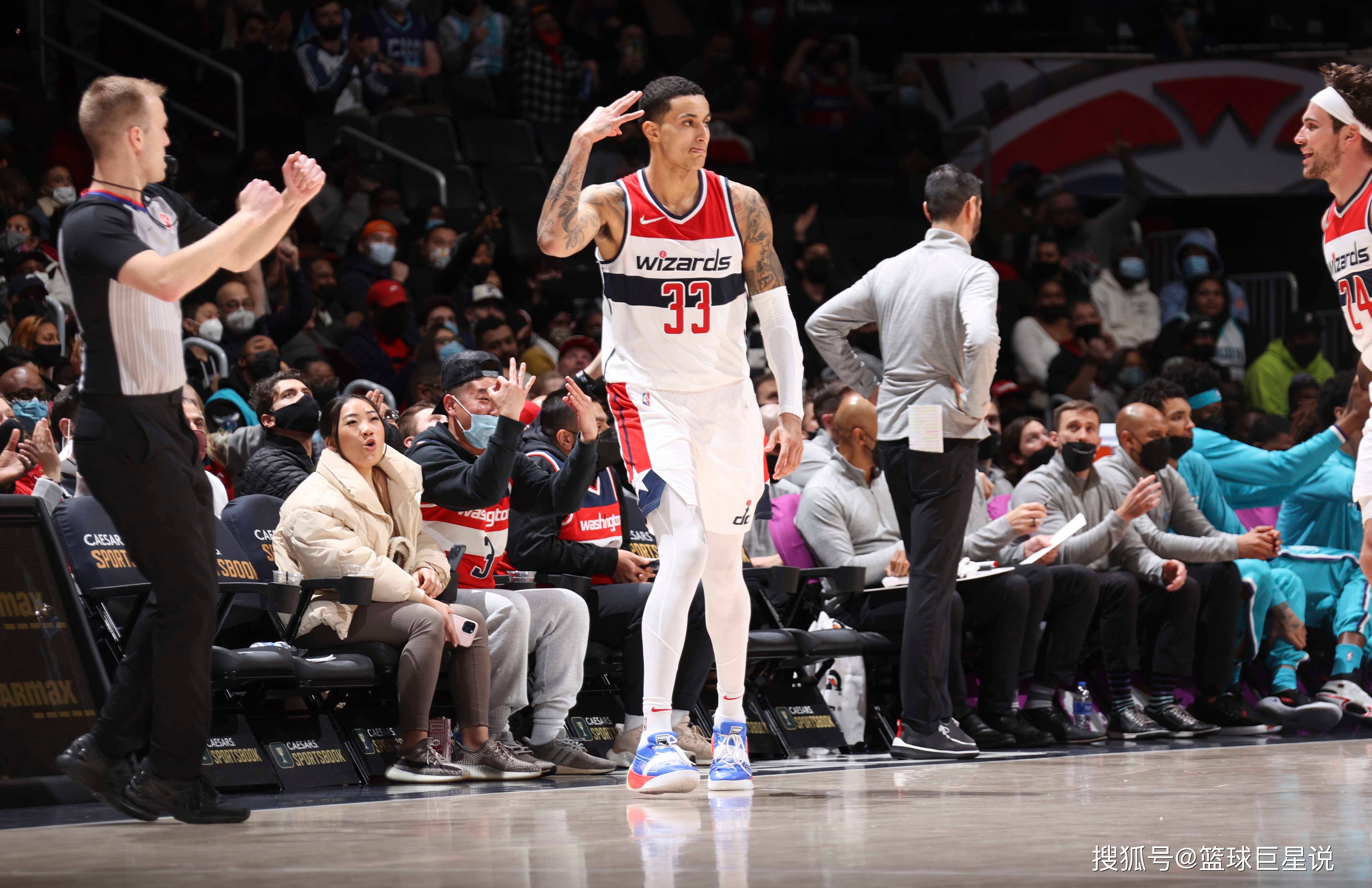 包含黄蜂失利!戈登海沃德对决白幼狮中断的词条 包含黄蜂失利!戈登海沃德对决白幼狮中断的词条