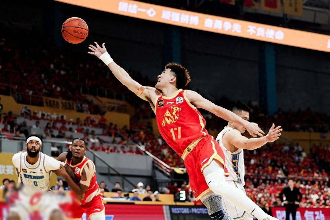 开云体育入口-江苏队凭借艰苦奋斗，成功击败广厦