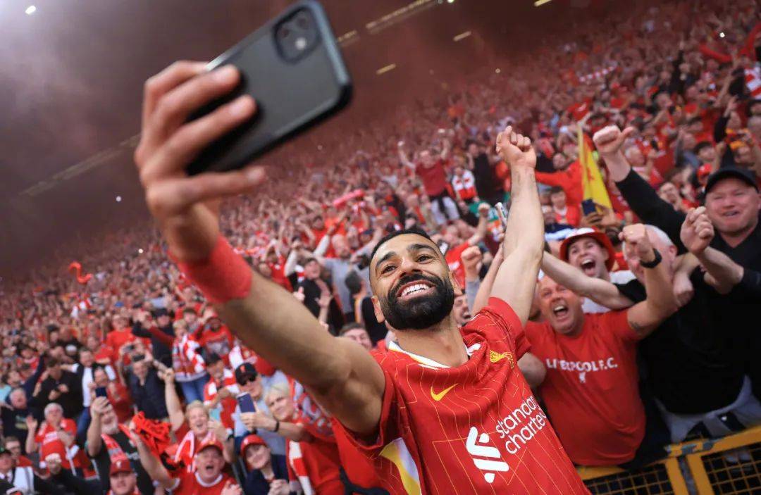 开云下载-前世界足球先生再次荣膺最佳球员