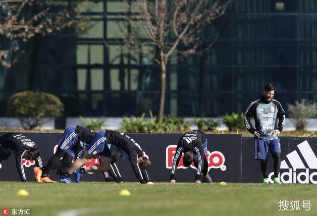 冰岛队全力备战向前 冰岛队全力备战向前