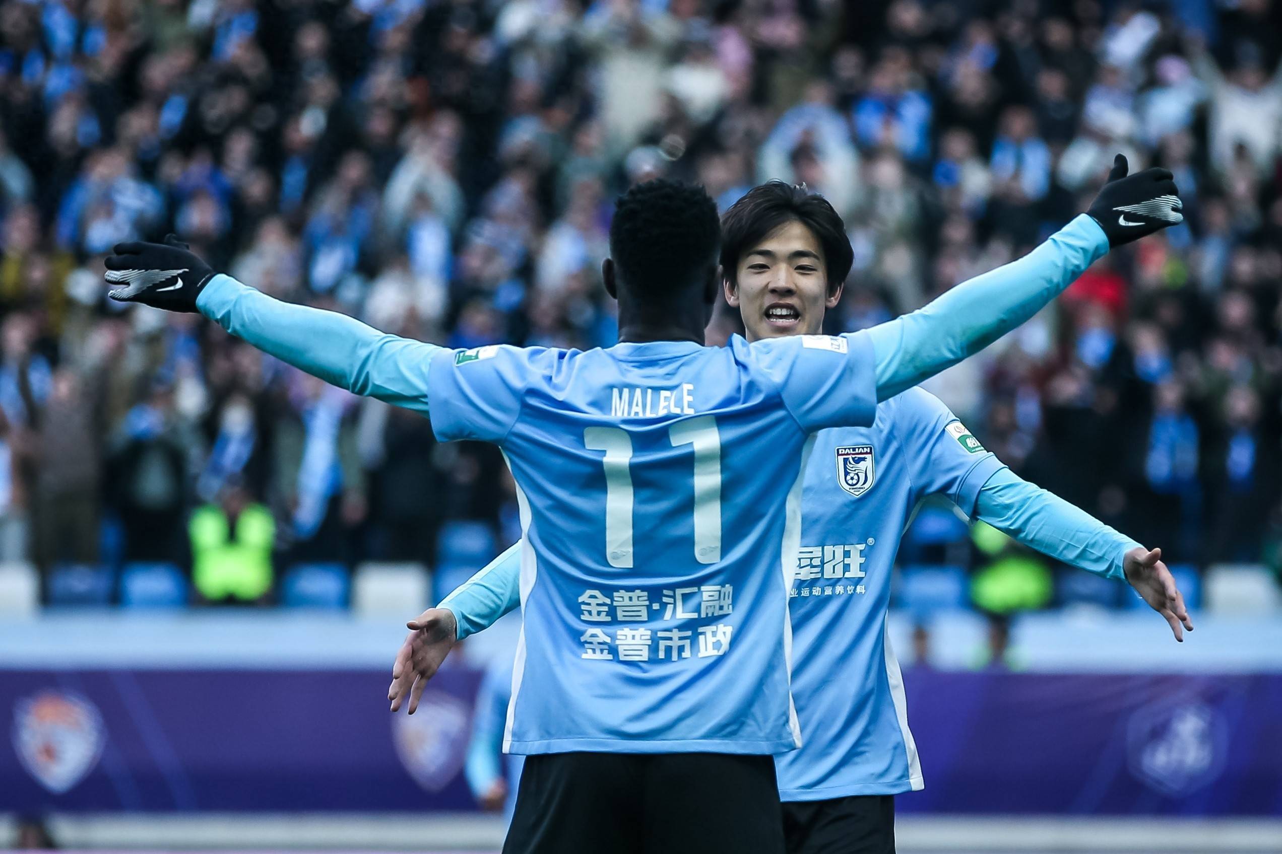 关于苏宁主场逼平鲁能，保持不败纪录的信息