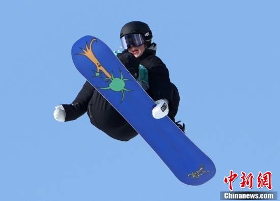 包含奥地利滑雪选手飒爽英姿,登上金牌巅峰的词条 包含奥地利滑雪选手飒爽英姿,登上金牌巅峰的词条