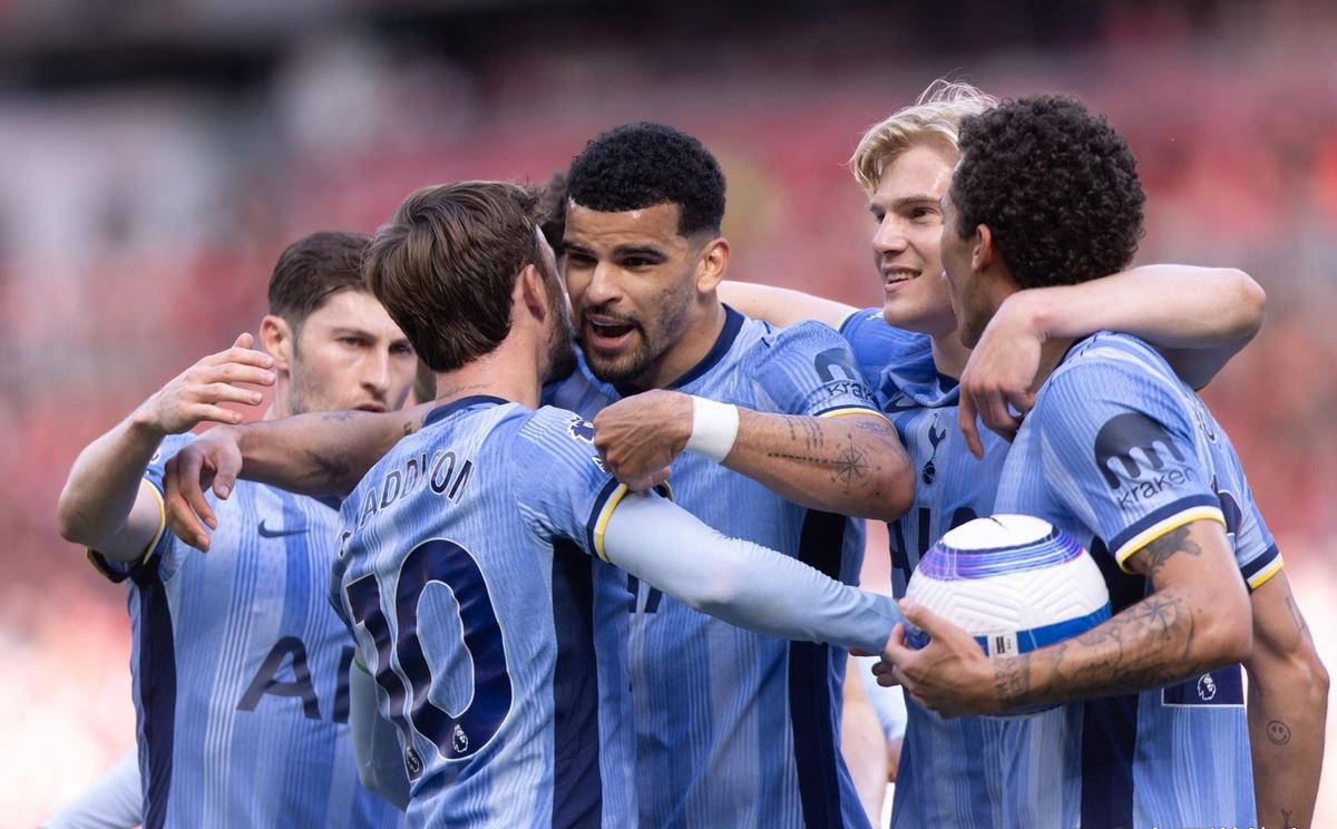 热刺球员集中精力备战欧冠赛场 热刺球员集中精力备战欧冠赛场