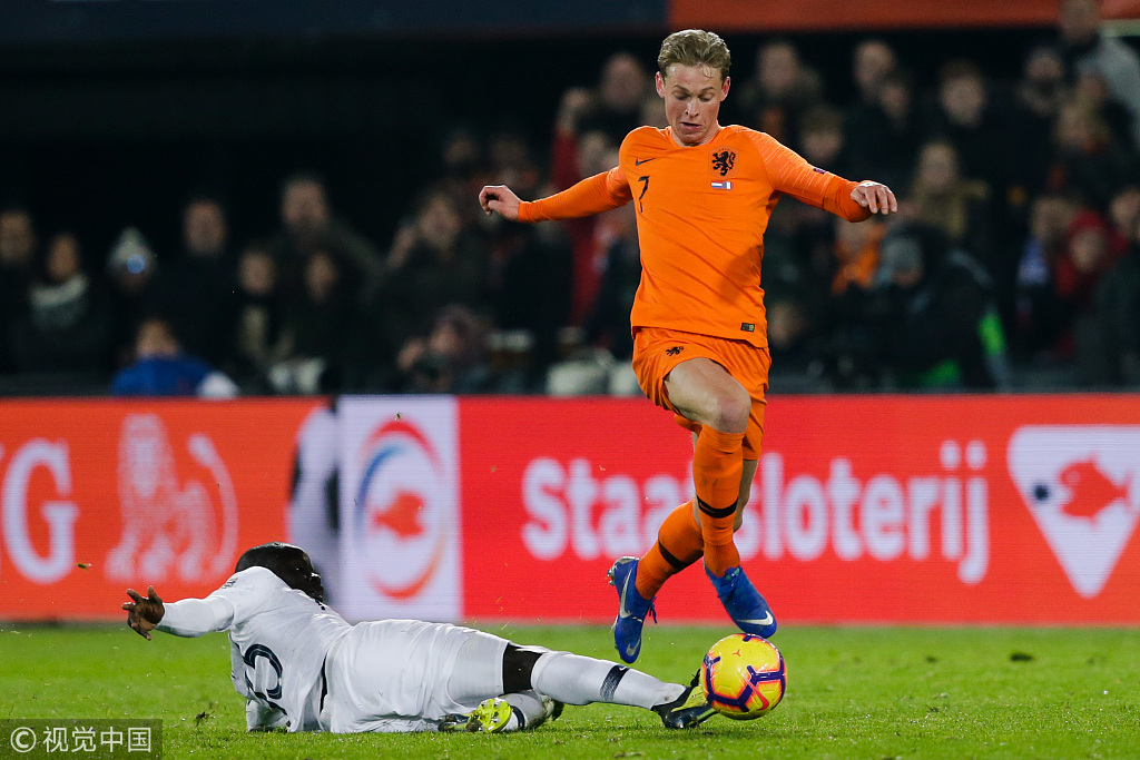 包含波兰惨遭瑞士淘汰，锋线破灭铩羽而归的词条