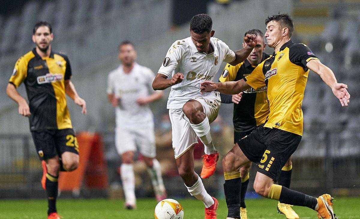 关于阿维斯主场失利,跌落积分榜的信息 关于阿维斯主场失利,跌落积分榜的信息