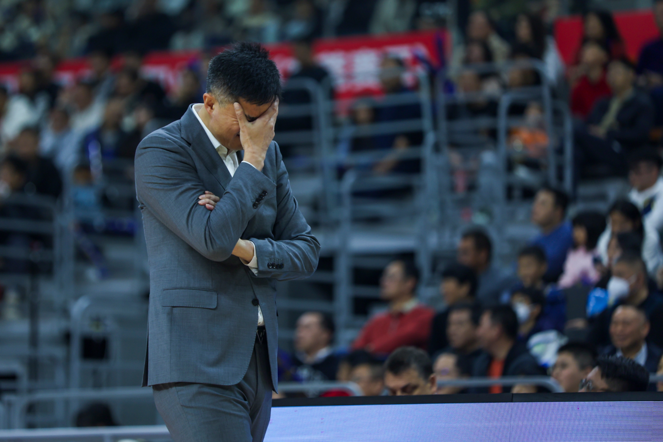 杜锋:球队备战全力以赴,决心夺冠 杜锋:球队备战全力以赴,决心夺冠