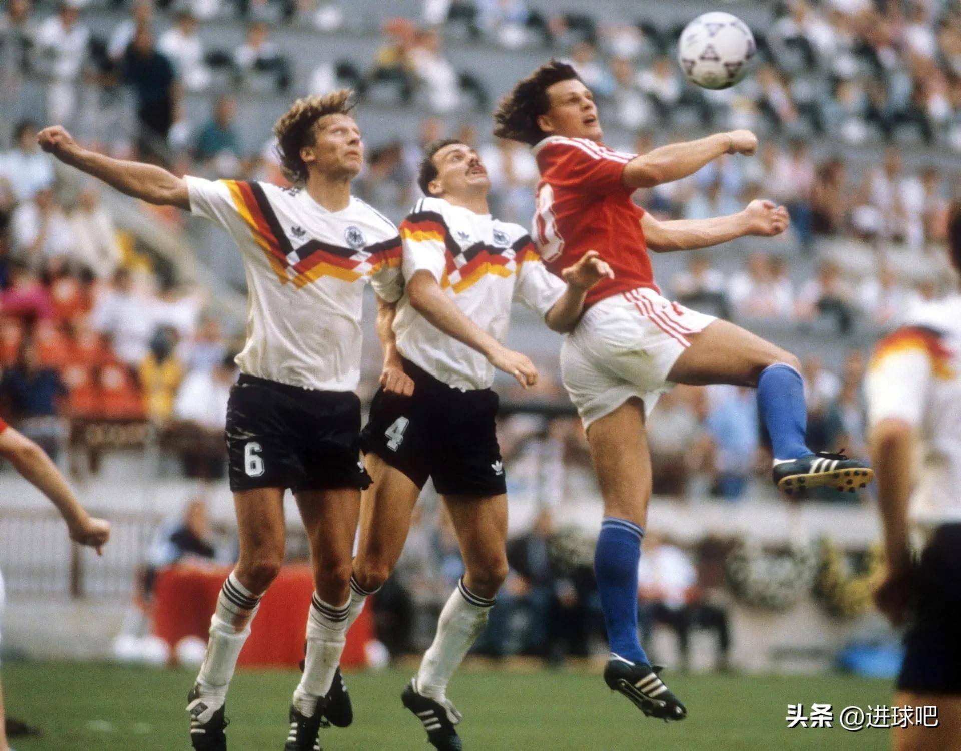 斯洛伐克球员全力以赴争取胜利 斯洛伐克球员全力以赴争取胜利