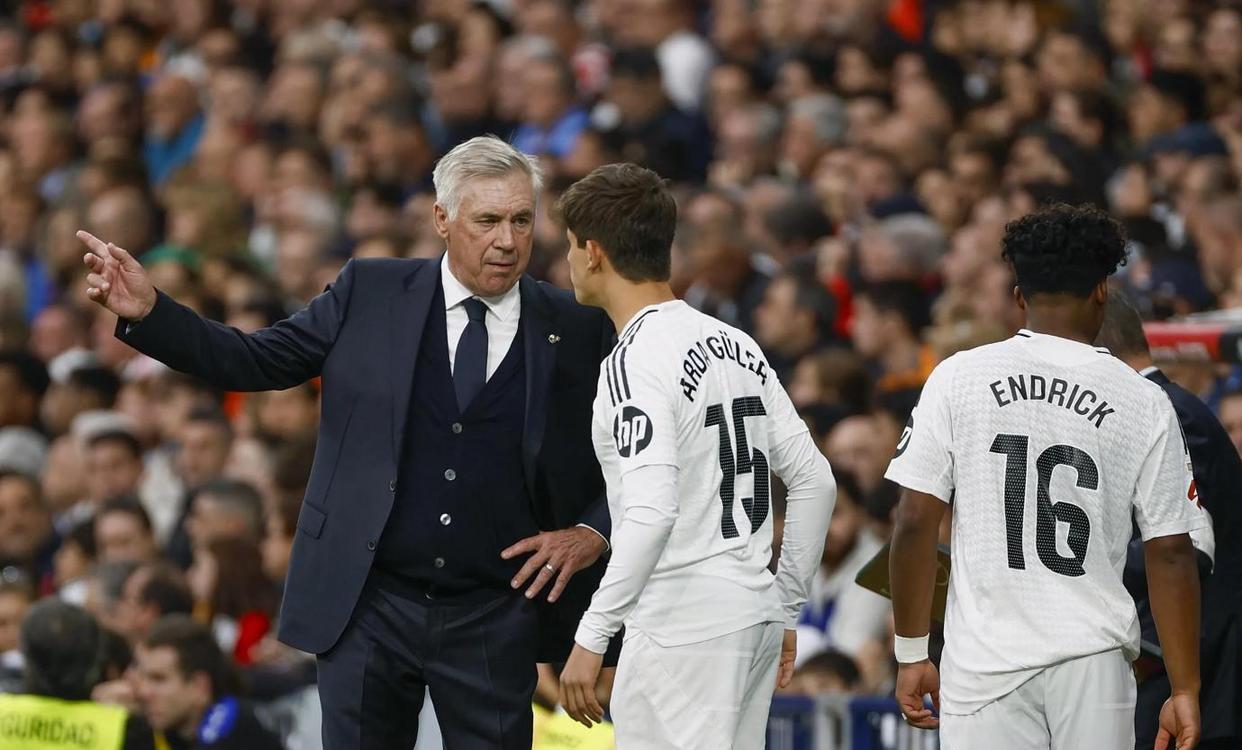 齐达内带队客场大胜曼联,晋级欧冠四强 齐达内带队客场大胜曼联,晋级欧冠四强