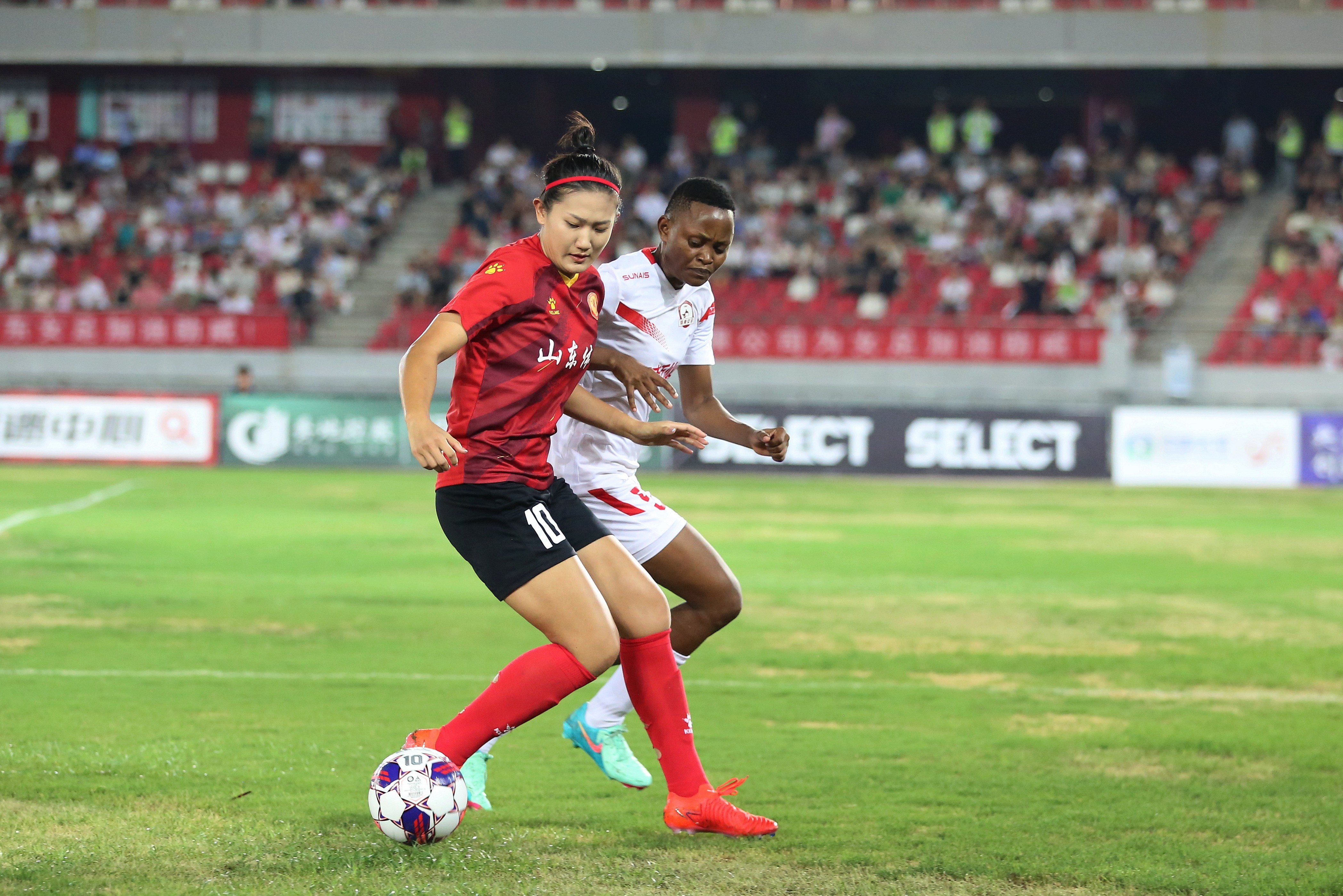 开云体育官网-国内女足联赛激烈对决赢得观众欢呼