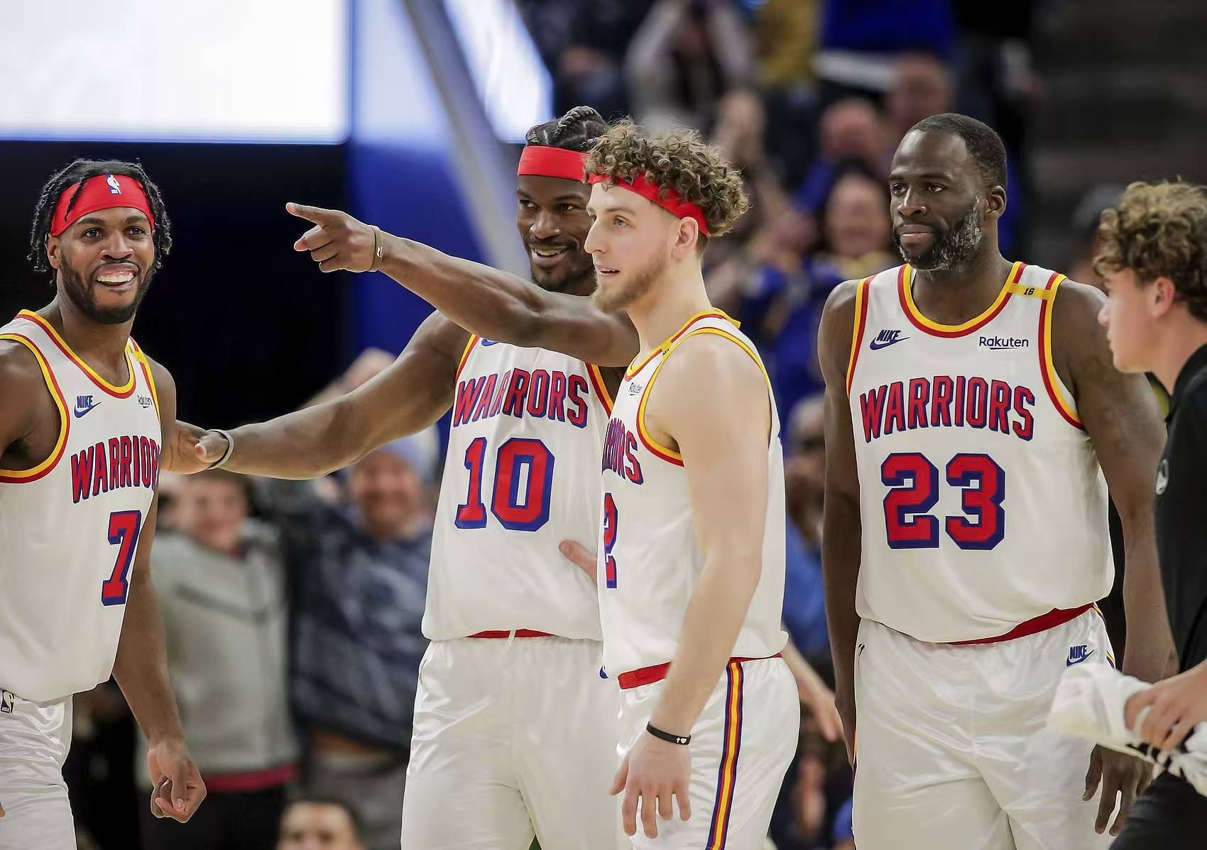 勇士队球员在比赛中突破千分大关 勇士队球员在比赛中突破千分大关