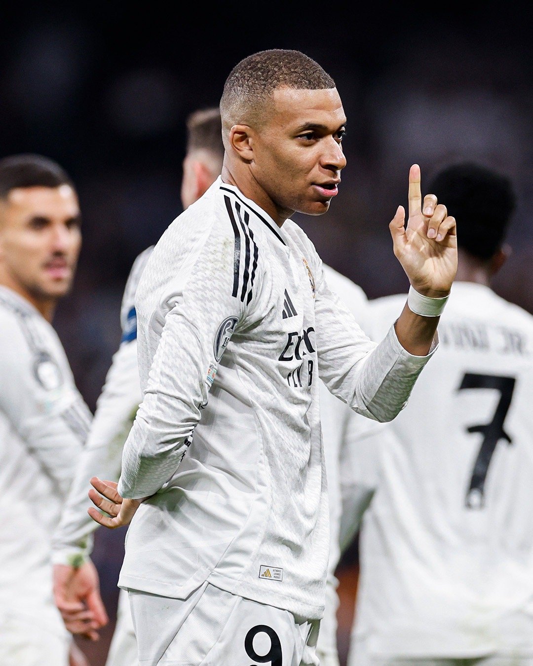 曼城前锋巴菲流克进球,锋线奇兵披挂出击欧冠 曼城前锋巴菲流克进球,锋线奇兵披挂出击欧冠