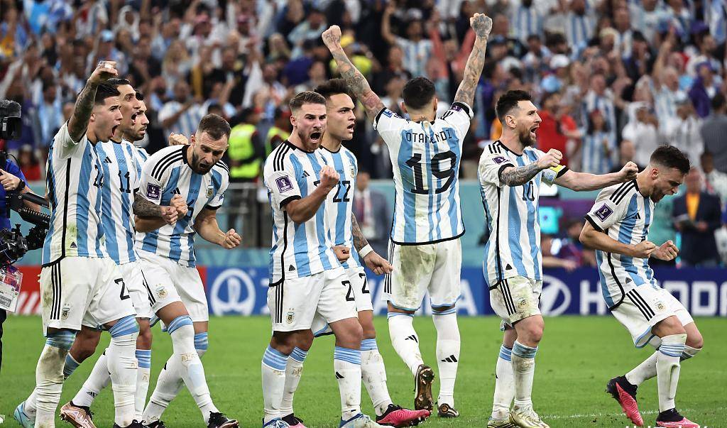 开云体育入口-卫冕冠军再次问鼎，实力不容小觑