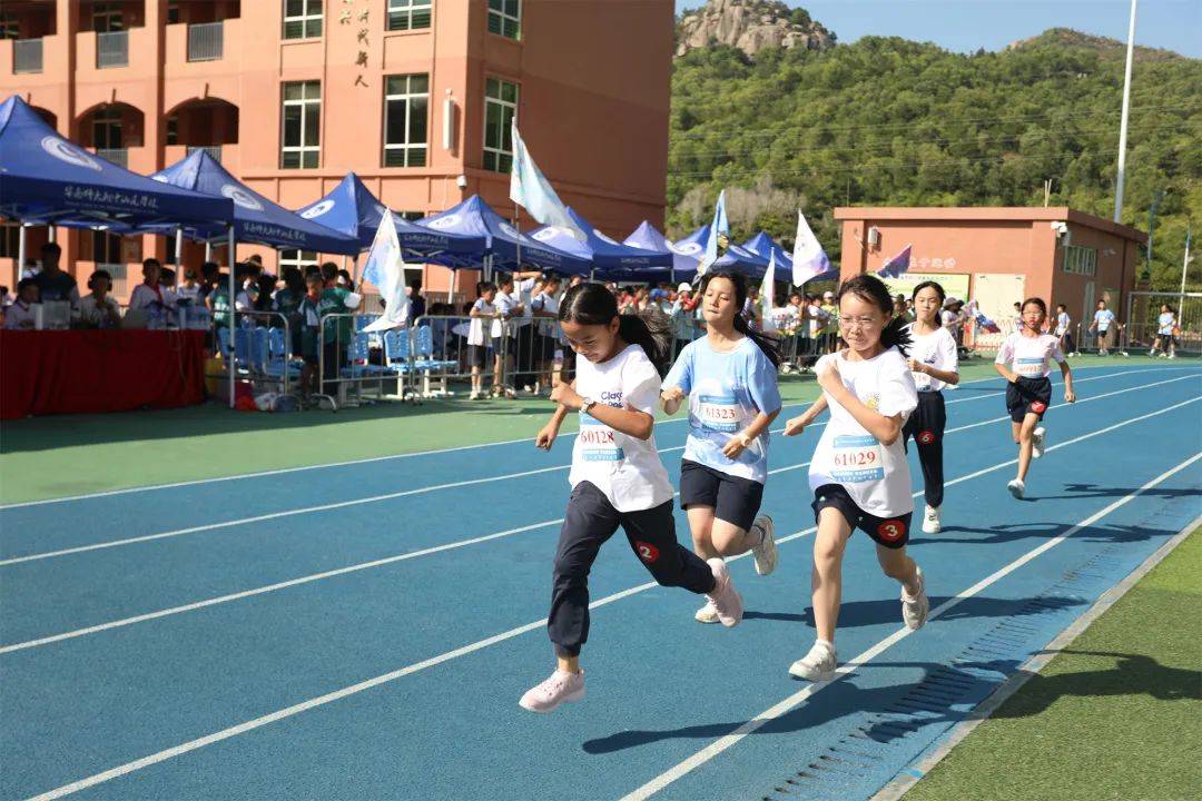 英国选手斗志昂扬,勇往直前夺得佳绩势如破竹 英国选手斗志昂扬,勇往直前夺得佳绩势如破竹