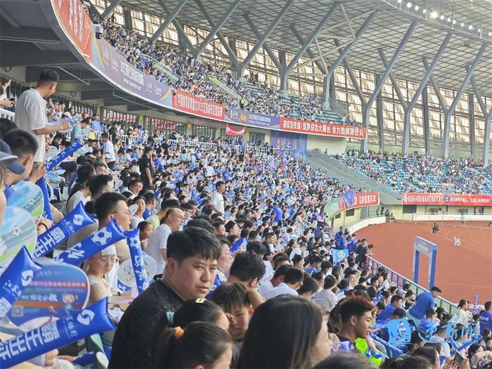 包含克希尔首发登场，展现核心作用帮助球队获胜的词条