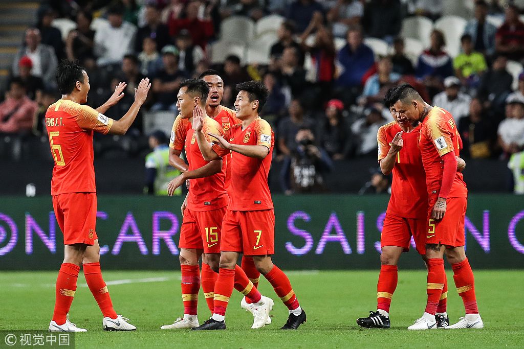泰国球队全面发挥，顺利晋级十六强