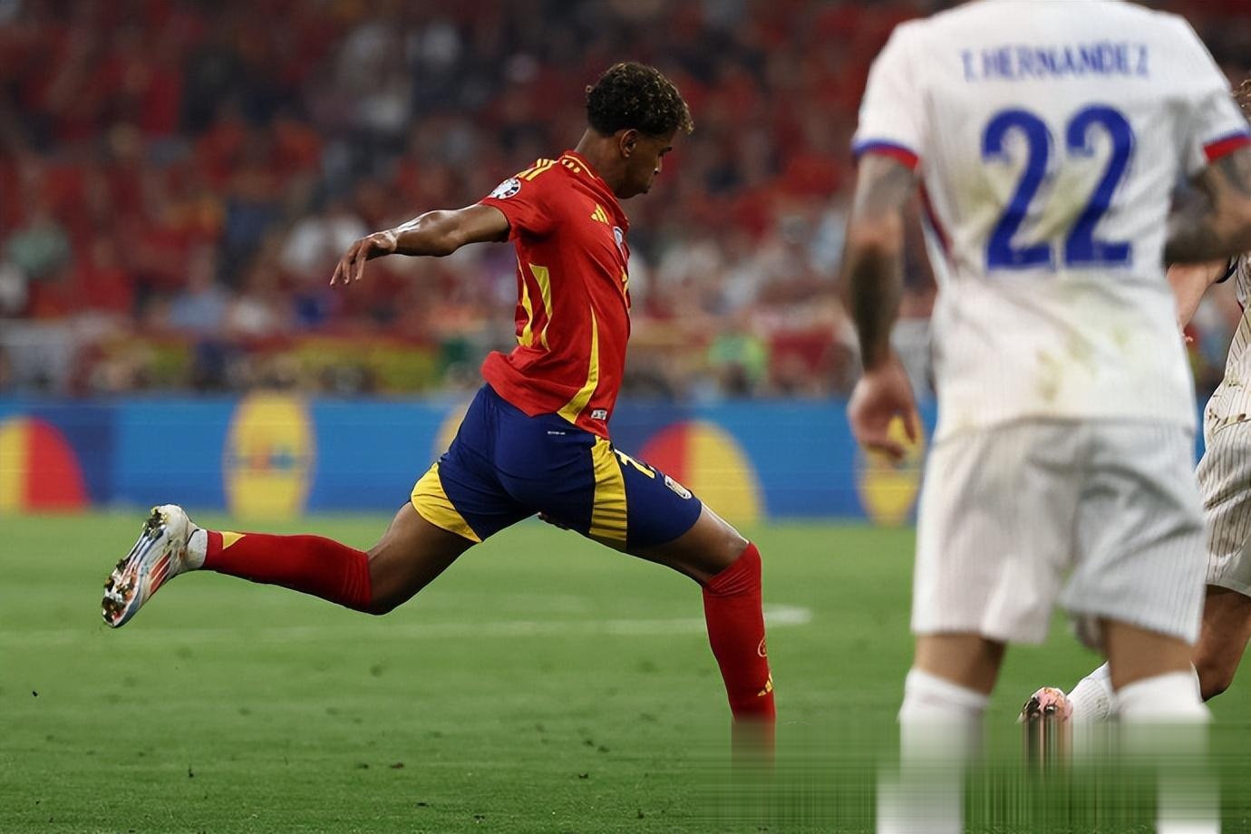 欧洲足球赛事热浪滚滚,势不可挡 欧洲足球赛事热浪滚滚,势不可挡