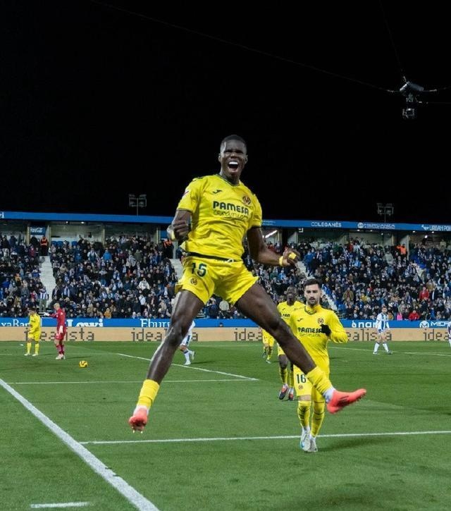 开云体育APP下载-比利亚雷亚尔前锋处境尴尬，或面临出售