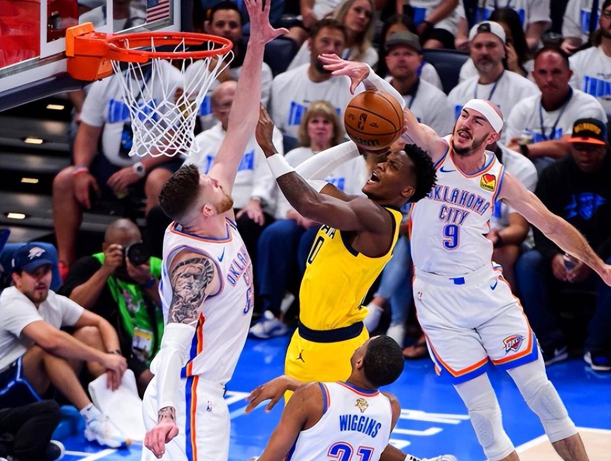 开云体育在线-步行者队在主场大获胜利，战胜竞争对手