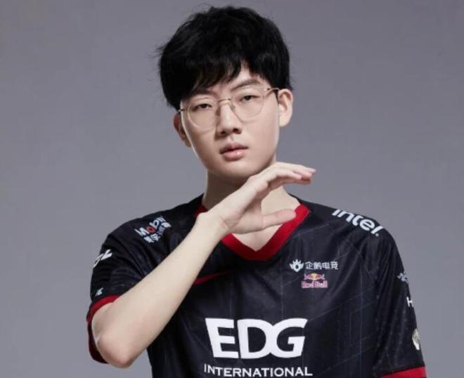 关于EDG血洗MAD,Viper单局斩获MVP峡谷大战全球总决赛,引爆全场热议的信息 关于EDG血洗MAD,Viper单局斩获MVP峡谷大战全球总决赛,引爆全场热议的信息