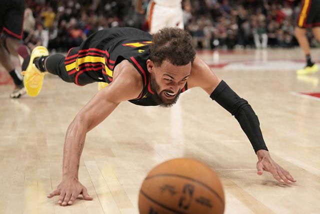 包含老鹰队大胜雄鹿队,特雷-杨爆砍35分的词条 包含老鹰队大胜雄鹿队,特雷-杨爆砍35分的词条