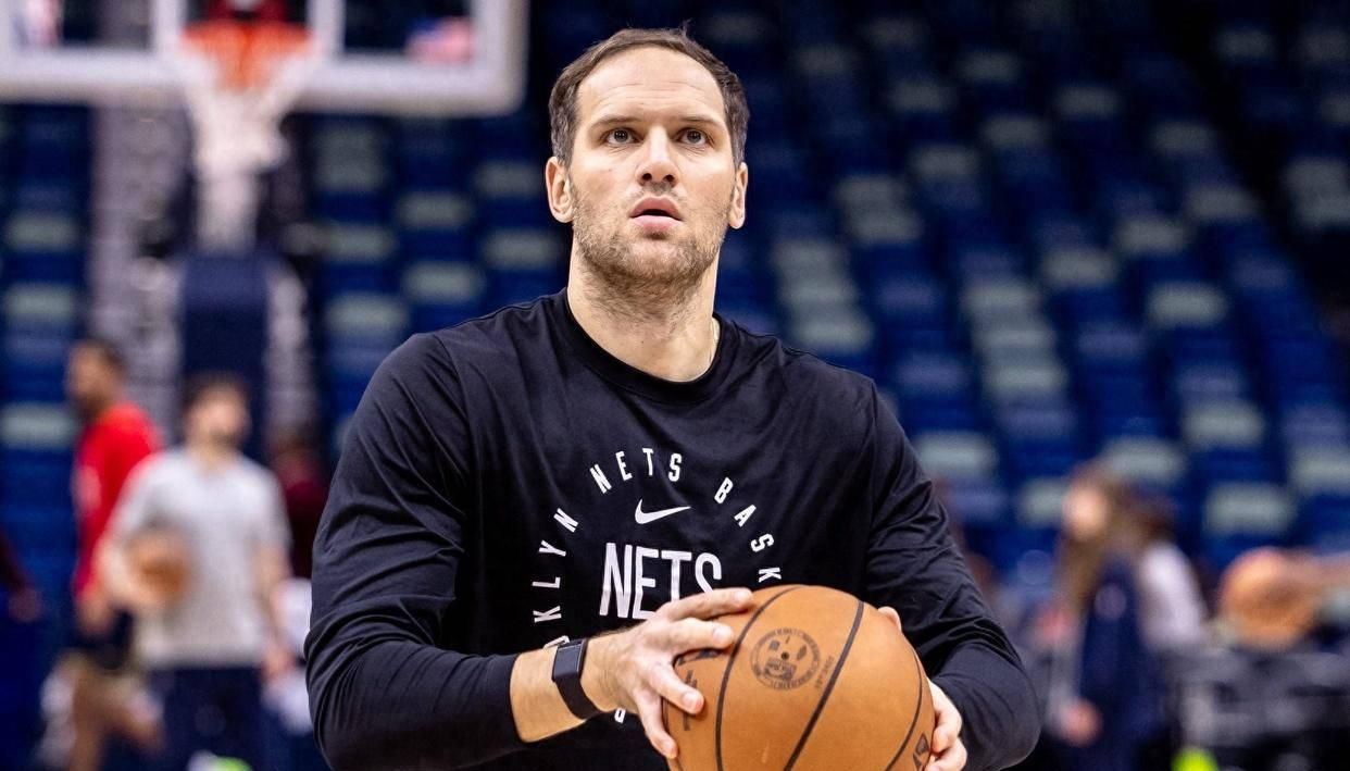 火箭主帅宣布辞职,球队陷入困境 火箭主帅宣布辞职,球队陷入困境