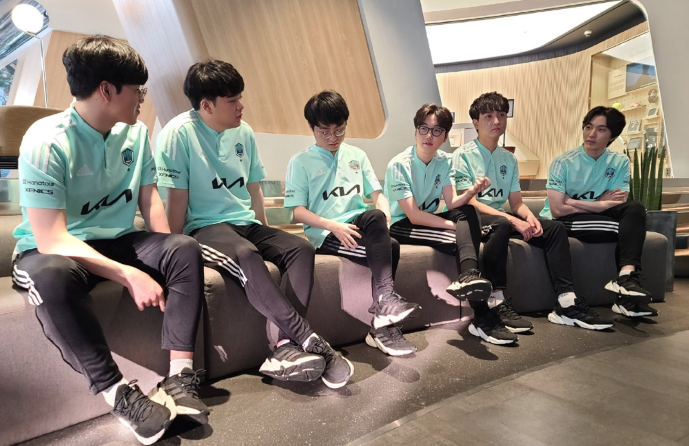 开云体育下载-包含V5绝杀GEN，ShowMaker团战一打五宿敌对决半决赛，点燃全场激情的词条