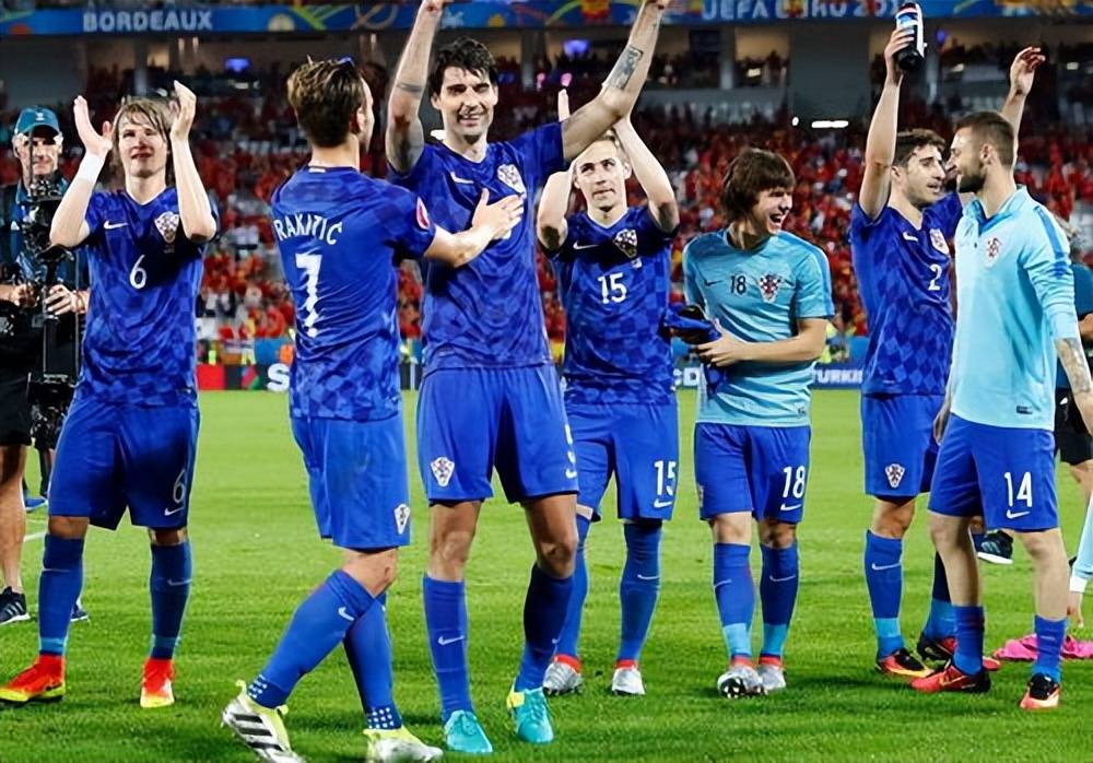 开云平台-防守稳固，球队成绩稳步攀升