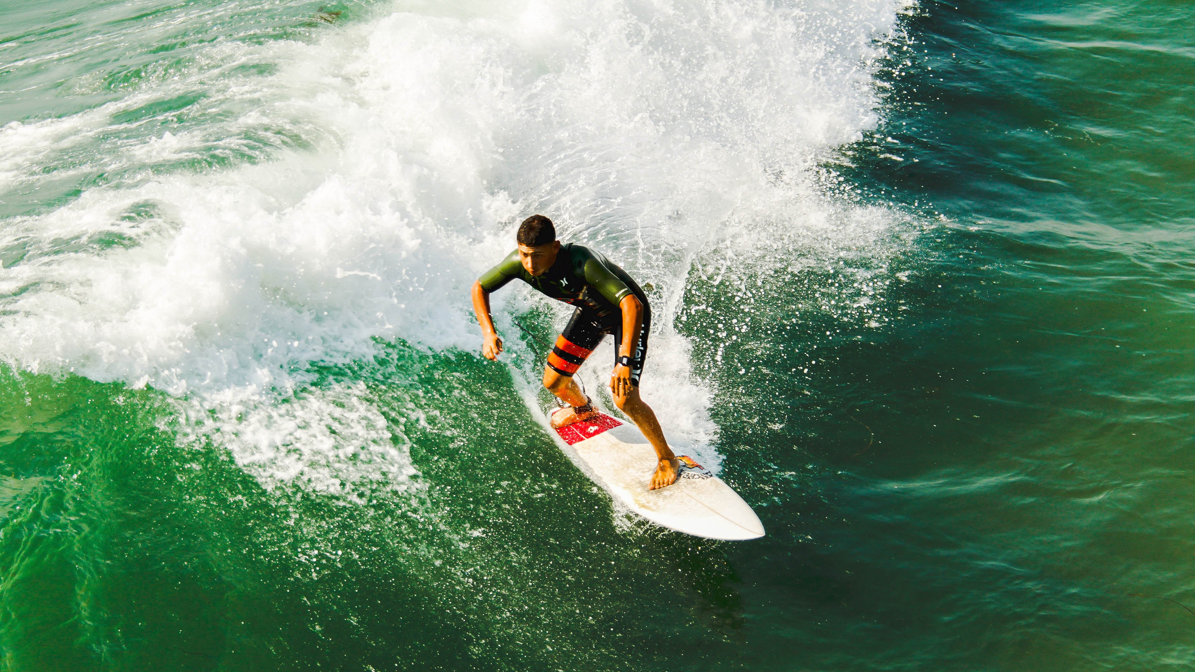开云官网-当足球豪门遇上篮球霸主，约基奇跨界惊艳之夜